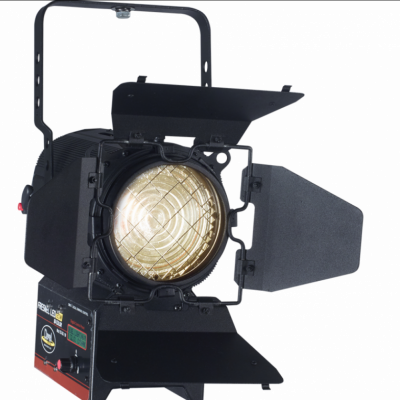 STUDIO FRESNEL LED COMPACTO 200W